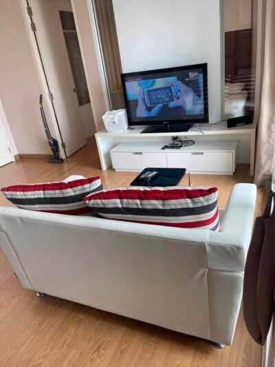 เดอะ พาร์คแลนด์ แกรนด์ ตากสิน / 📍 ชั้น 21 ห้อง 2118 วิวสระว่ายน้ำสวยงาม