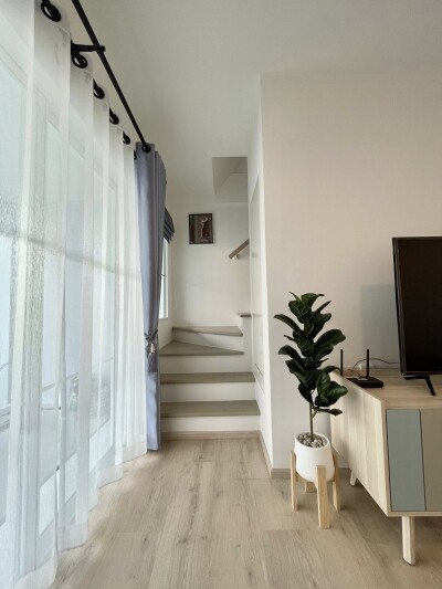 อินดี้ 2 บางนา - รามคำแหง 2 / 4 ที่จอดรถ  ขนาด 28.1 ตร.ว. พื้นที่ใช้สอย 122 ตร.ม.