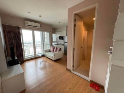 เดอะ พาร์คแลนด์ แกรนด์ ตากสิน / 📍 ชั้น 21 ห้อง 2118 วิวสระว่ายน้ำสวยงาม