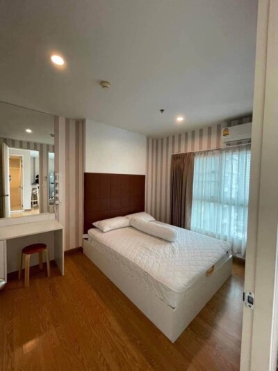 เดอะ พาร์คแลนด์ แกรนด์ ตากสิน / 📍 ชั้น 21 ห้อง 2118 วิวสระว่ายน้ำสวยงาม