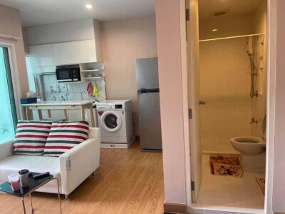 เดอะ พาร์คแลนด์ แกรนด์ ตากสิน / 📍 ชั้น 21 ห้อง 2118 วิวสระว่ายน้ำสวยงาม