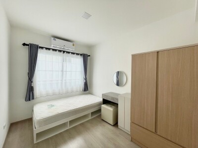 อินดี้ 2 บางนา - รามคำแหง 2 / 4 ที่จอดรถ  ขนาด 28.1 ตร.ว. พื้นที่ใช้สอย 122 ตร.ม.