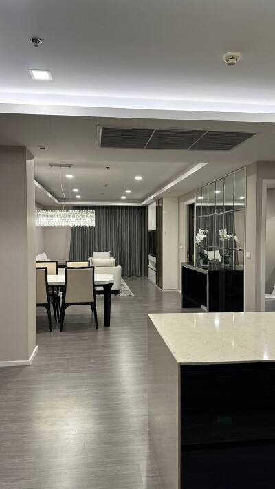 ณุศาศิริ แกรนด์ / 📍 ชั้น 23 อาคาร A ✅ พื้นที่ 123 ตร.ม.