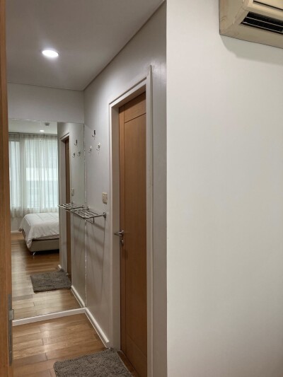 อัพเดทล่าสุด 21/7/2568 : วินด์ สุขุมวิท 23 / ขนาด 53 ตร.ม.  1 ห้องนอน (เตียงขนาด 6 ฟุต)