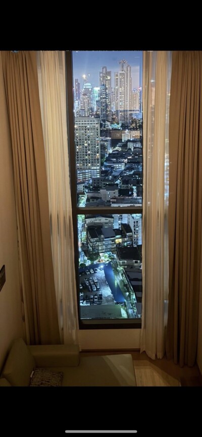 อัพเดทล่าสุด 2/8/2568 : ไลฟ์ พระราม 4 - อโศก / 📐 ขนาด 40 ตร.ม. | 1 ห้องนอน 1 ห้องน้ำ