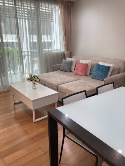 อัพเดทล่าสุด 21/7/2568 : วินด์ สุขุมวิท 23 / ขนาด 53 ตร.ม.  1 ห้องนอน (เตียงขนาด 6 ฟุต)