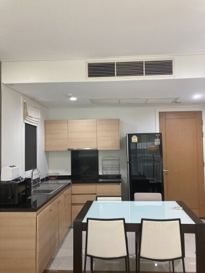 อัพเดทล่าสุด 21/7/2568 : วินด์ สุขุมวิท 23 / ขนาด 53 ตร.ม.  1 ห้องนอน (เตียงขนาด 6 ฟุต)