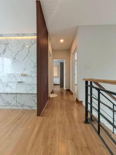 เซนโทร พระราม 9 - กรุงเทพกรีฑา / - บ้านเดี่ยว 2 ชั้น 60.4 ตรว. 210 ตรม.