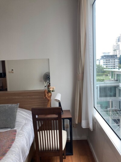 อัพเดทล่าสุด 21/7/2568 : วินด์ สุขุมวิท 23 / ขนาด 53 ตร.ม.  1 ห้องนอน (เตียงขนาด 6 ฟุต)