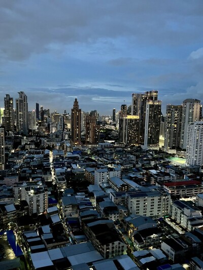 อัพเดทล่าสุด 2/8/2568 : ไลฟ์ พระราม 4 - อโศก / 📐 ขนาด 40 ตร.ม. | 1 ห้องนอน 1 ห้องน้ำ