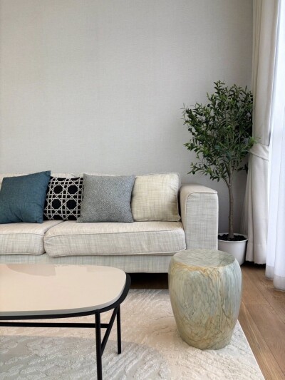 28 ชิดลม / 📐 พื้นที่ใช้สอย 70 ตร.ม. 🛌 ห้องมุม 2 ห้องนอน 🛁 2 ห้องน้ำ-2