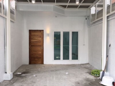 อัพเดตล่าสุด 18/7/2568 : ทาวน์เฮ้าส์ รีโนเวทใหม่ ปุณณวิถี 47  / ตรงข้ามคอนโดเดอะกรีน 2ทาวน์เฮ้าส์ 22 ตร.วา 2 ชั้น-2