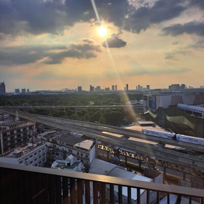 ไลฟ์ ลาดพร้าว วัลเล่ย์ / Life Ladprao Valley