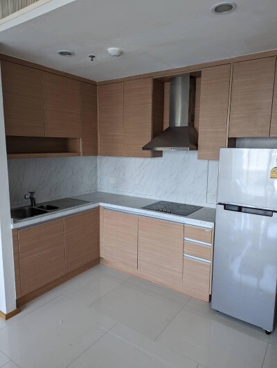 ดิ เอ็มโพริโอ เพลส / The Emporio Place-6