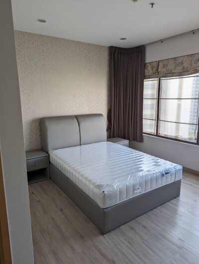 ดิ เอ็มโพริโอ เพลส / The Emporio Place-3