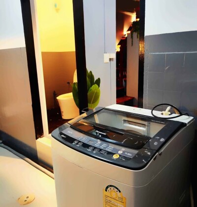 อัพเดทล่าสุด 11/10/2568 : 🏡✨ ขาย / ให้เช่าบ้าน รีโนเวทใหม่ ทำเลทอง ติดถนน ใกล้รถไฟฟ้า 2 สาย ✨🏡