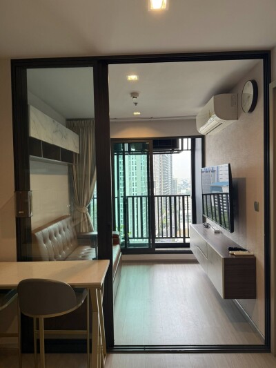 ไลฟ์ ลาดพร้าว / Life Ladprao