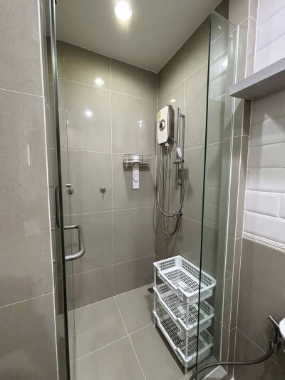 ดิ เอดิเตอร์ / The Editor