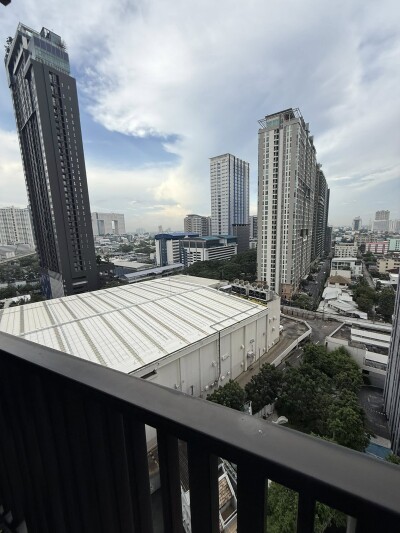 ไลฟ์ ลาดพร้าว / Life Ladprao