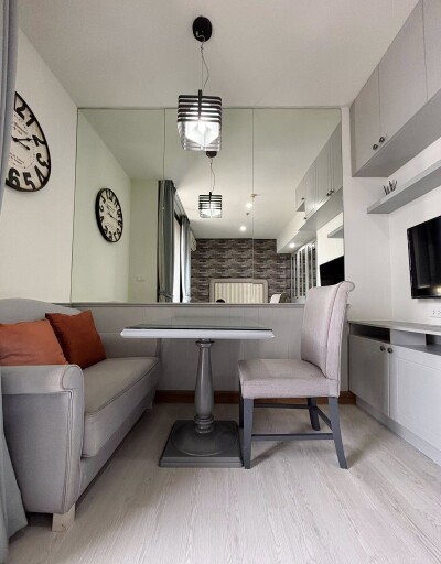 ดิ เอดิเตอร์ / The Editor