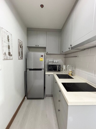 ดิ เอดิเตอร์ / The Editor