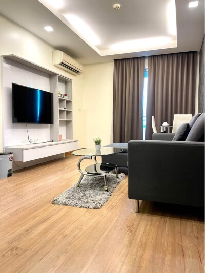 ทรู ทองหล่อ / Thru Thonglor