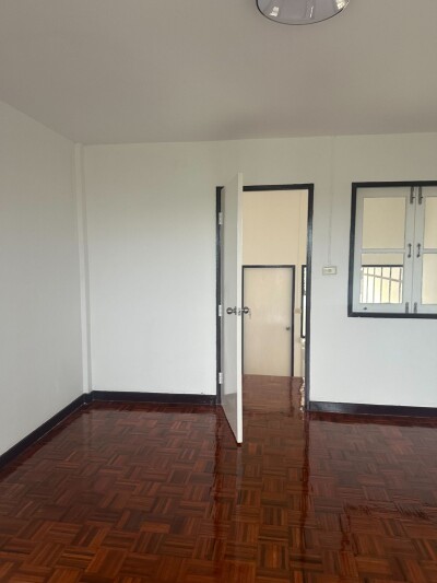 ทาวเฮ้าส์ 3 ชั้น พร้อมอยู่ พุทธมณฑลสาย 5