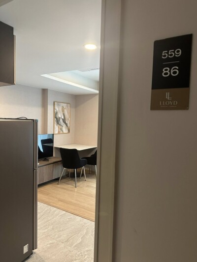 ลอยด์ ศูนย์วิจัย - ทองหล่อ / LLOYD Soonvijai - Thonglor-7