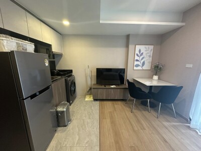 ลอยด์ ศูนย์วิจัย - ทองหล่อ / LLOYD Soonvijai - Thonglor-2