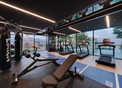 เอ สเปซ เมกา / A space Mega