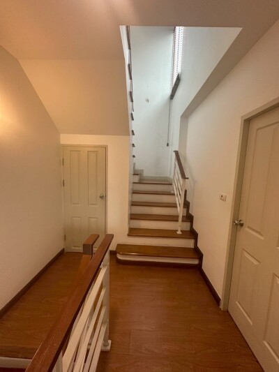 บ้านกลางเมือง เอสเซ้นส์ สาทร-ตากสิน 2