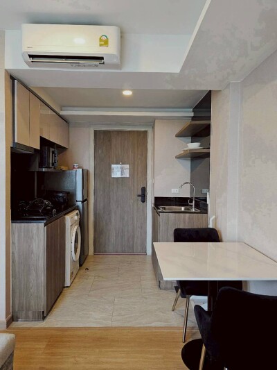 ลอยด์ ศูนย์วิจัย - ทองหล่อ / LLOYD Soonvijai - Thonglor