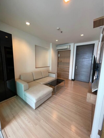 ริธึ่ม พหลฯ - อารีย์ / Rhythm Phahon - Ari-1