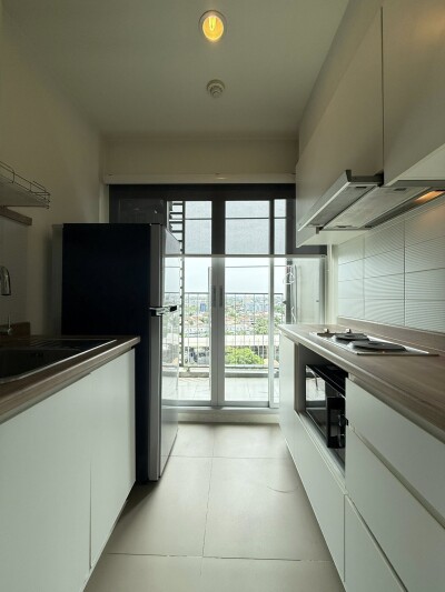 คอนโด ยูดีไลท์ แอทหัวหมาก สเตชั่น 1 ห้องนอน, 1 ห้องนั่งเล่น, และมีส่วนครัวแยกกั้น ขนาด 30 ตร.ม. ชั้น 15-9