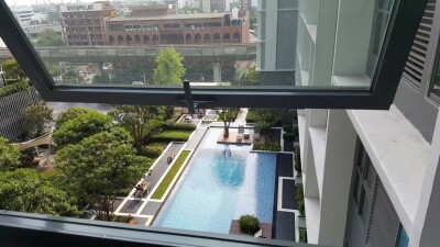 ไอดิโอ โมบิ สุขุมวิท (Ideo Mobi Sukhumvit) ติด BTS อ่อนนุช วิว: สระว่ายน้ำ ประเภทห้อง: สตูดิโอ ห้องน้ำ: 1 ห้อง (มีฝักบัว-3