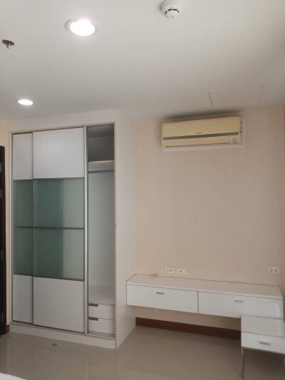 คอนโด Diamond Sukhumvit (ไดมอนด์ สุขุมวิท)ให้เช่า 2 ห้อง  2 ห้องนอน, 2 ห้องน้ำ ขนาด: 51.05 ตารางเมตร ชั้น 13,  ชั้น 17-3