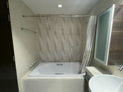 สกายวอล์ค และ เวลซ์ เรสซิเดนซ์ / Sky Walk & Weltz Residence-9