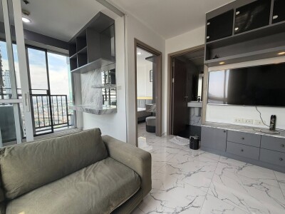 ขายห้องชุดพร้อมผู้เช่าที่โครงการ เดอะ เบส สุขุมวิท 77 / The Base Sukhumvit 77 1 ห้องนอน, 1 ห้องน้ำ 31 ตร.ม. ชั้น 38-1