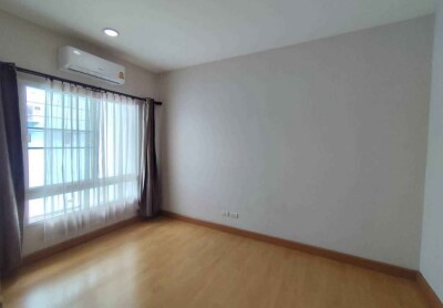 ให้เช่าทาวน์โฮม บ้านกลางเมือง ลาดพร้าว 87 / Baanklangmuang ladprao 87 ขนาด 4 ห้องนอน 3 ห้องน้ำ จอดรถได้ 3 คัน-9