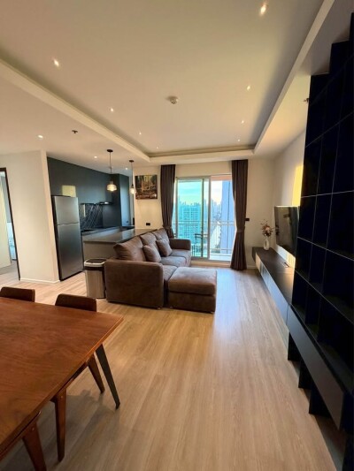 ทรู ทองหล่อ / Thru Thonglor-1