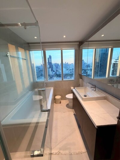 ทรู ทองหล่อ / Thru Thonglor-9