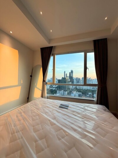 ทรู ทองหล่อ / Thru Thonglor-4