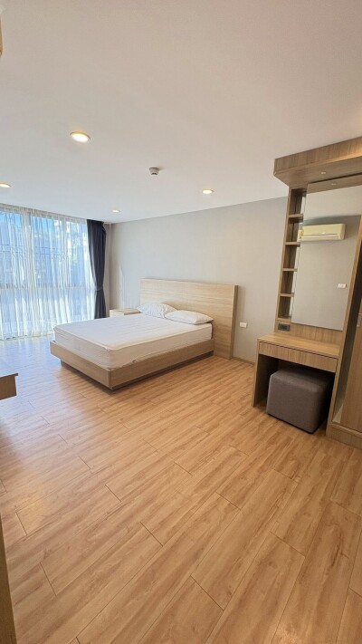 บลิส บาย เดอะ โอภัส / Bliss by the Opus