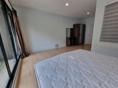 บ้านกลางเมือง กัลปพฤกษ์