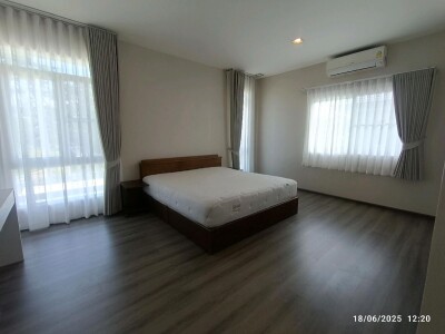 มัณฑนา 2 บางนา กม.7 / เนื้อที่บ้าน 124 ตร.วา เนื้อที่ใช้สอย 335 ตร.เมตร