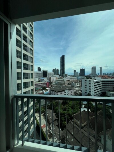 ริทึ่ม สาทร / Rhythm Sathorn