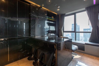 เอช คิว ทองหล่อ / HQ Thonglor