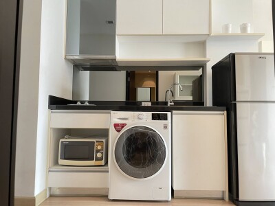 สกายวอล์ค และ เวลซ์ เรสซิเดนซ์ / Sky Walk & Weltz Residence-7