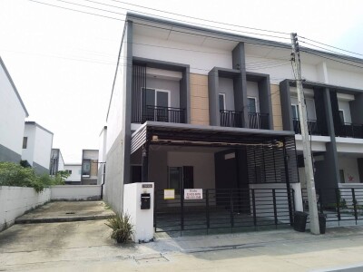 ม.แกรนด์วิว ปทุมธานี สายใน /    24.4 ตรว.  160 ตรม.-1