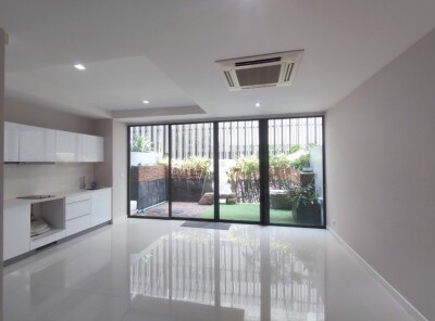 🔥🔥 ให้เช่า ทาวน์โฮม 4 ชั้น Park Lane Ekkamai 22 🔥🔥